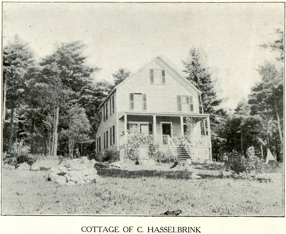 Bresnan  000 Pictorial Souvenir Book of Wurtsboro (88 Pages)