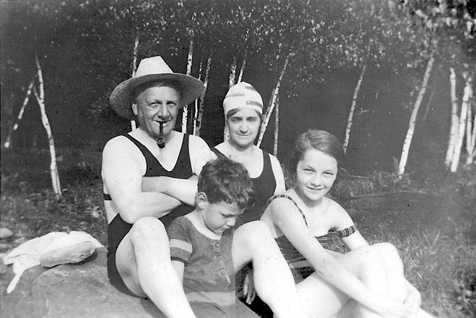 Dawkins 003   Horace, Elizabeth, Betty & Roger MacGowan 1931